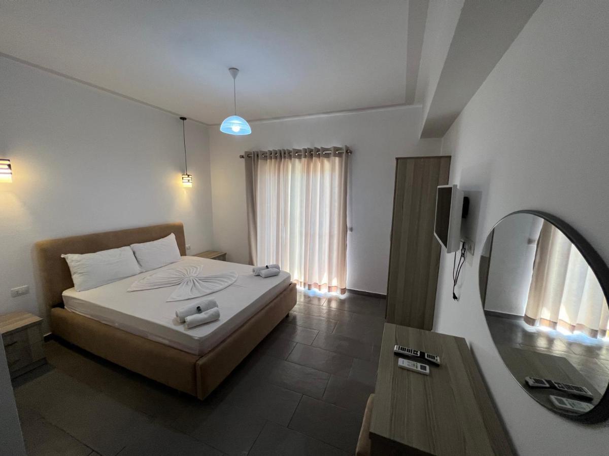 Hotel Irini Саранда Екстер'єр фото