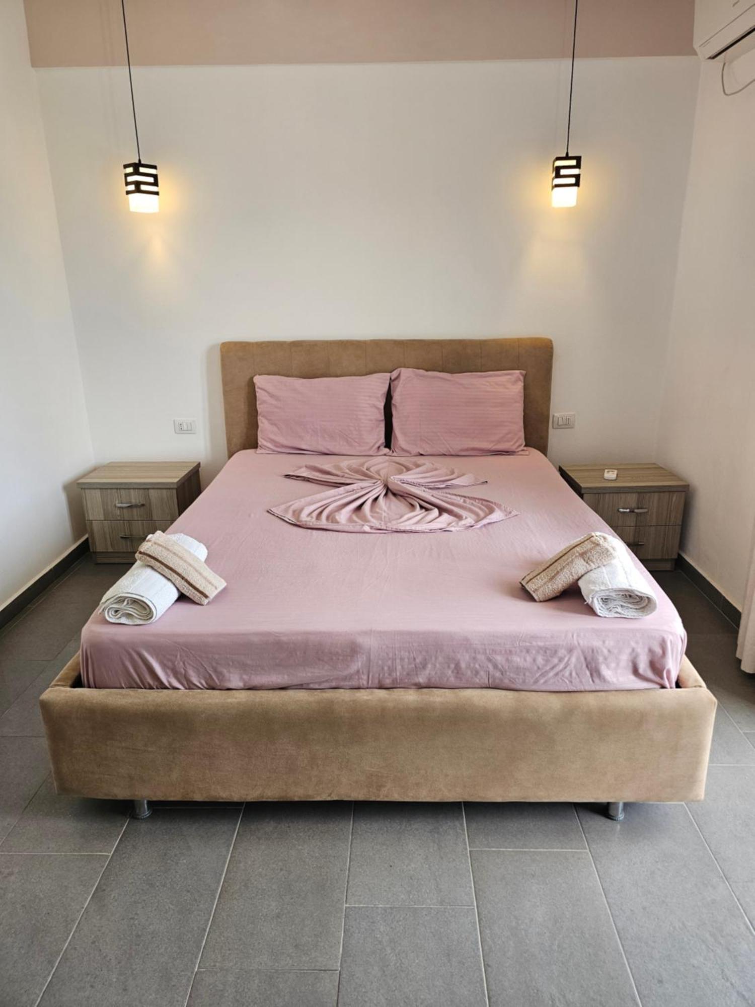 Hotel Irini Саранда Екстер'єр фото