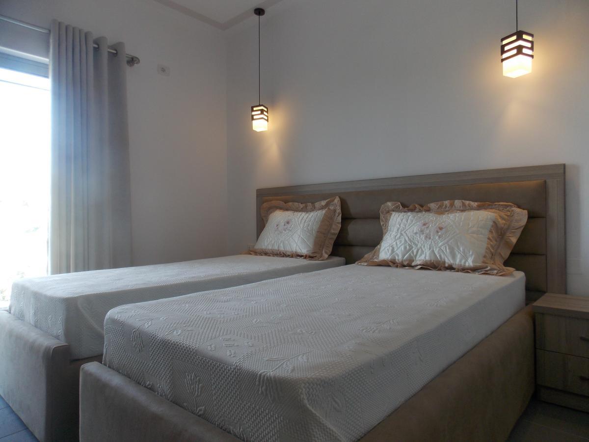 Hotel Irini Саранда Екстер'єр фото
