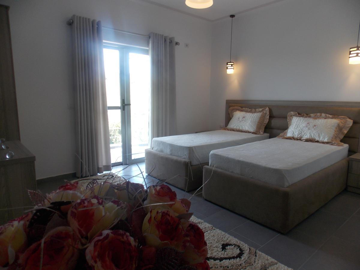 Hotel Irini Саранда Екстер'єр фото